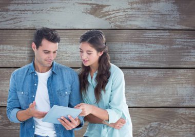 iş adamları tartışıyor  