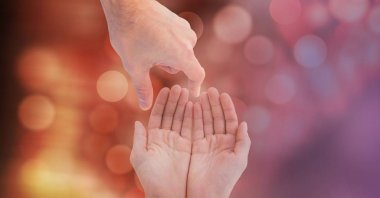 Elleri bulanıklık arka plan üzerinde Close-Up