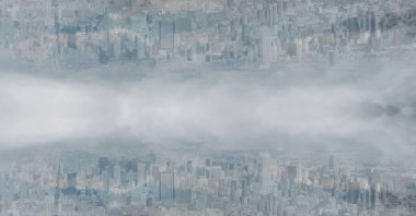 Dijital bileşik görüntü ters cityscape bulutlar ile aşağı