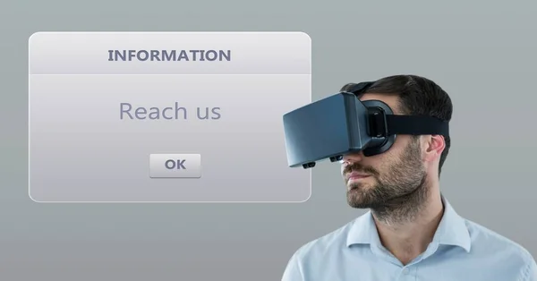 Executive yllään VR lasit — kuvapankkivalokuva