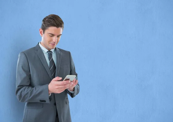 Zakenman bedrijf slimme telefoon — Stockfoto