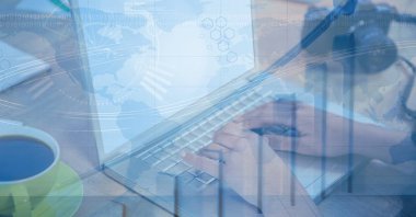 Eller kaplamasıyla dizüstü bilgisayar kullanarak