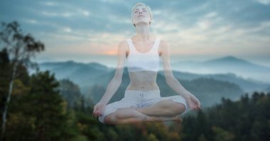 kadın ve dağlar meditasyon