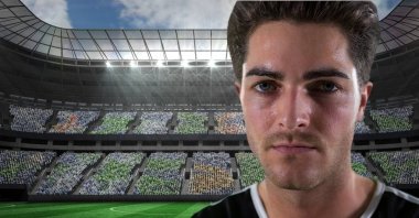 Kendine güvenen futbol oyuncusu Stadyumu'nda