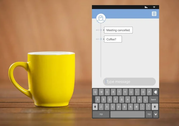社会媒体信使 App 界面与咖啡 — 图库照片