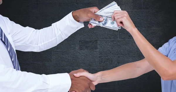 Pessoas de negócios apertando as mãos — Fotografia de Stock