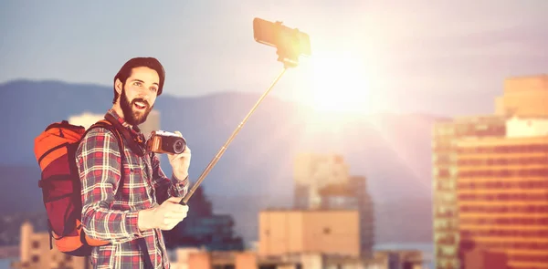 Ενθουσιασμένος πεζοπόρος μιλάμε selfie — Φωτογραφία Αρχείου