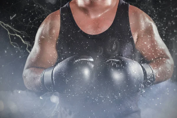 Mittelteil des muskulösen Boxers — Stockfoto