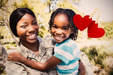 mutlu bir aile birlikte poz