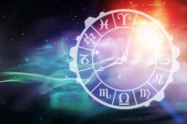 Orologio con vari segni zodiacali — Foto Stock