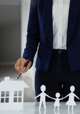 Çıkışları ev ve aile salonu modeli ile kesmek