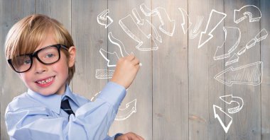 Çocuk çizim beyaz ok karşı gri ahşap panel doodles