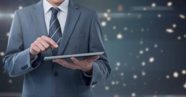 Arka plan iş adamı holding tablet yıldız ile sanki