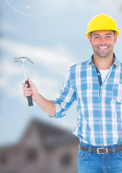 Trabalhador da construção com martelo — Fotografia de Stock