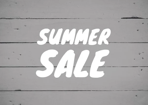Texto de venda de verão branco contra painel de madeira branca — Fotografia de Stock