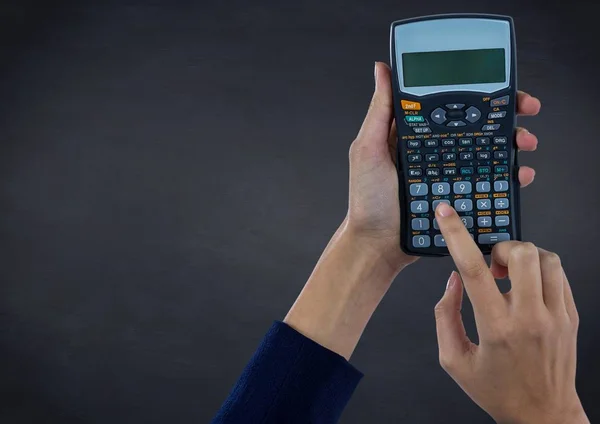 Handen met calculator — Stockfoto