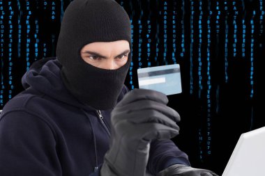 kredi kartı tutan hacker 