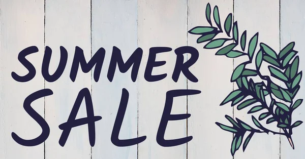 Texto púrpura de la venta de verano y gráfico de hoja verde contra panel de madera blanca — Foto de Stock