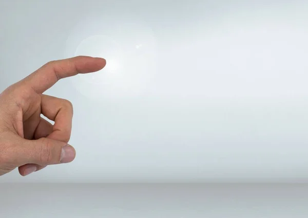Mão tocando ar com espaço de fundo brilhante macio — Fotografia de Stock