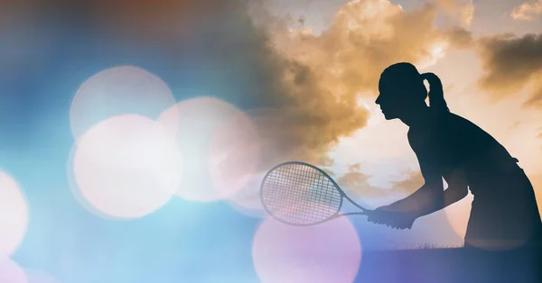 Tennisspielerin Silhouette und blauer Bokeh-Übergang — Stockfoto