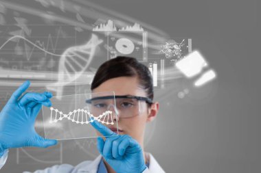 DNA grafik izlerken kadın doktor