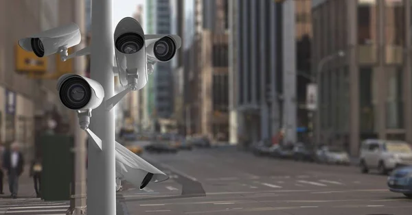 CCTV-camera's tegen de wegen in de stad — Stockfoto