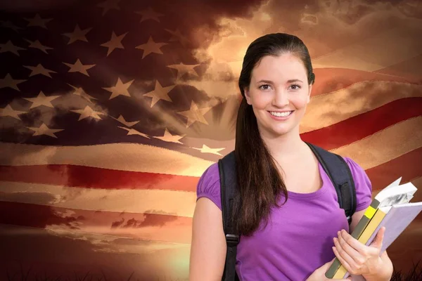 Estudiante contra bandera americana — Foto de Stock