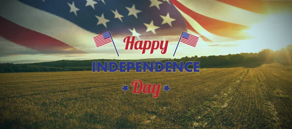 Happy Den nezávislosti text s americké vlajky — Stock fotografie
