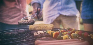 Kıyılmış sığır eti holding adam