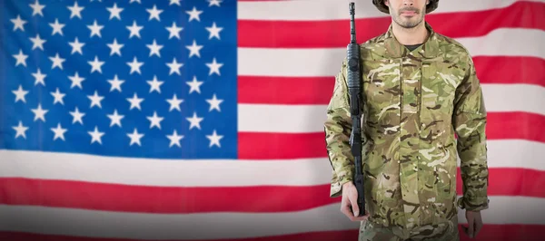 Retrato de soldado com rifle — Fotografia de Stock