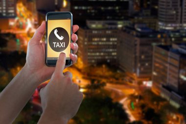 cep telefonu kullaranarak kırpılmış el