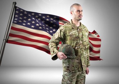 Amerikan bayrağı karşı askeri ayakta