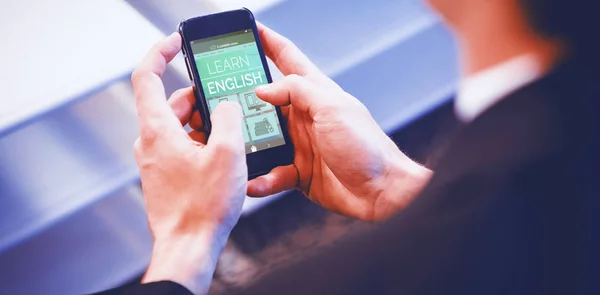 Affärsman röra smart telefon — Stockfoto