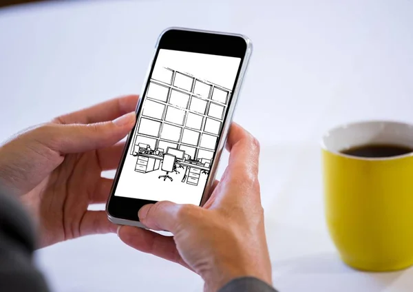 Hände mit Telefon mit Kaffee — Stockfoto