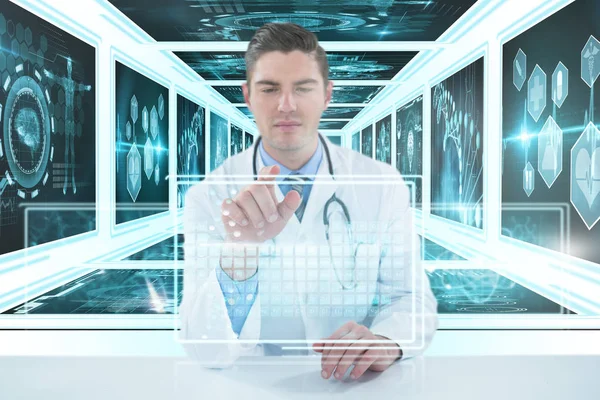 Imagen compuesta 3d del médico usando tableta digital sobre fondo blanco — Foto de Stock