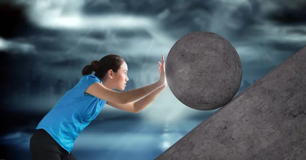Mujer empujando 3D rodando roca redonda — Foto de Stock
