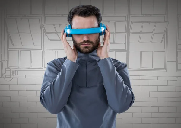 Mies sininen virtuaalitodellisuus kuulokkeet — kuvapankkivalokuva