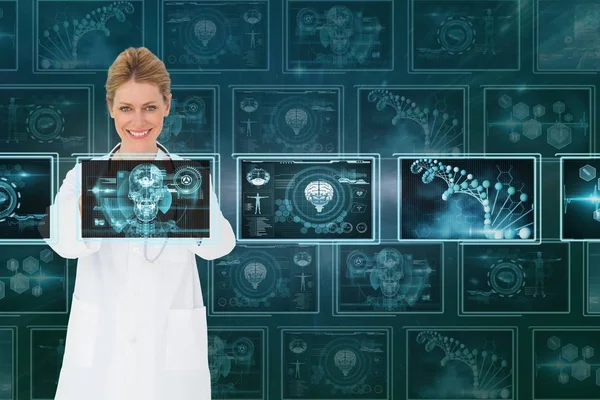 Ärztin interagiert mit medizinischen 3D-Schnittstellen mit medizinischen Schnittstellen — Stockfoto