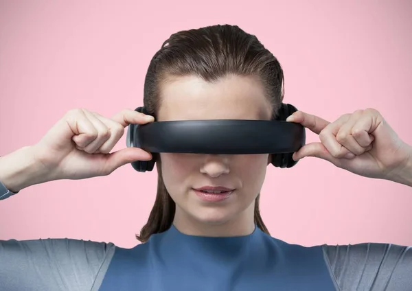 Wanita dalam headset realitas maya — Stok Foto