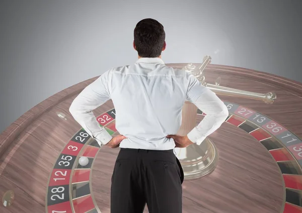 Volver de Hombre Mirando 3d casino ruleta — Foto de Stock