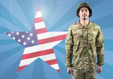 asker önünde Amerikan bayrağı yıldız