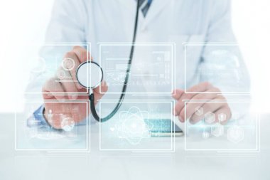 Doktor stetoskop tutan midsection bileşik 3d görüntü