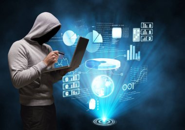 dizüstü bilgisayarda çalışan hacker