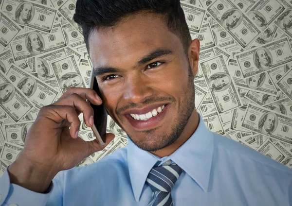Detail firmy člověka na telefonu peníze pozadí — Stock fotografie