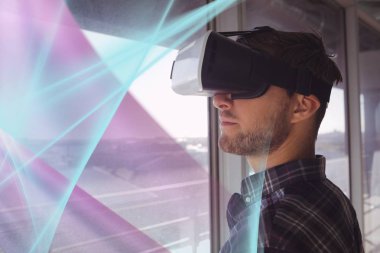 Adam mavi ve pembe arayüzü seyir Vr kulaklık