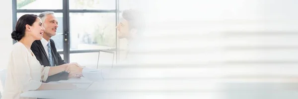 Gente de negocios teniendo una reunión — Foto de Stock