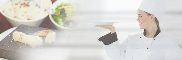 Chef segurando prato com transição de comida elegante jantar — Fotografia de Stock