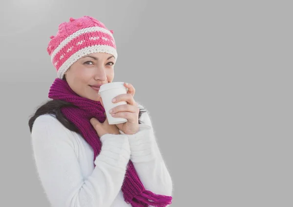 Vrouw, drinken van warme thee — Stockfoto