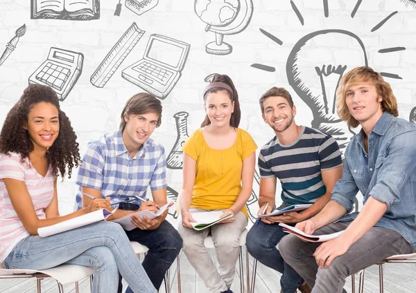 Groep studenten zitten — Stockfoto