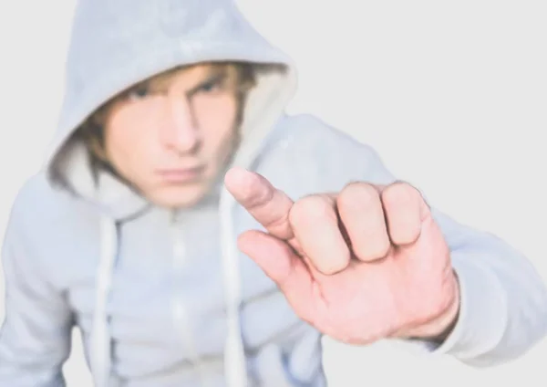 Man bär hoodie — Stockfoto